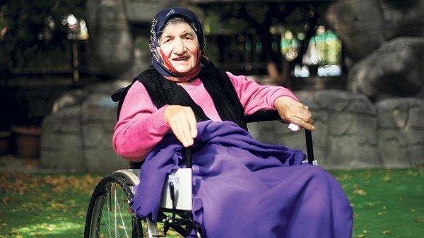 Aşık Veysel'in kızı.jpg
