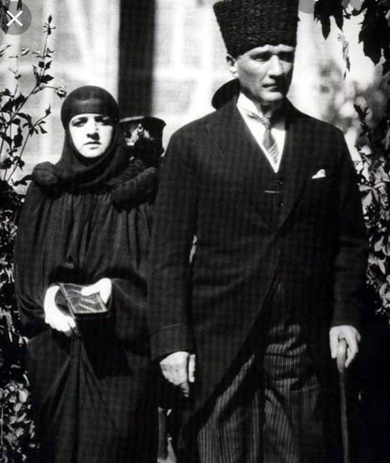 Latife Hanım ve Atatürk.jpg