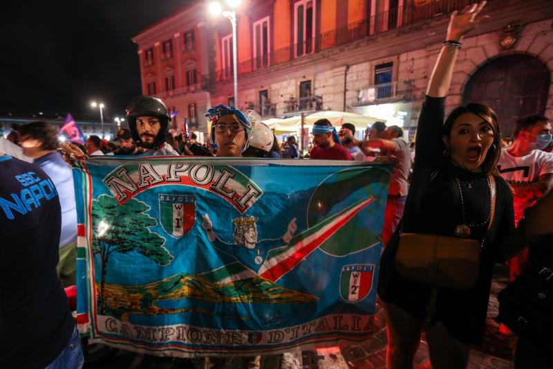 Napoli taraftarı - AFP (2).jpg