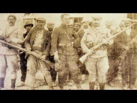 Ağrı isyanı sırasında askerler ve korucular. Sedat Ulugana'nın Ağrı Kürt Direnişi ve Zilan Katliamı isimli kitabından.jpg