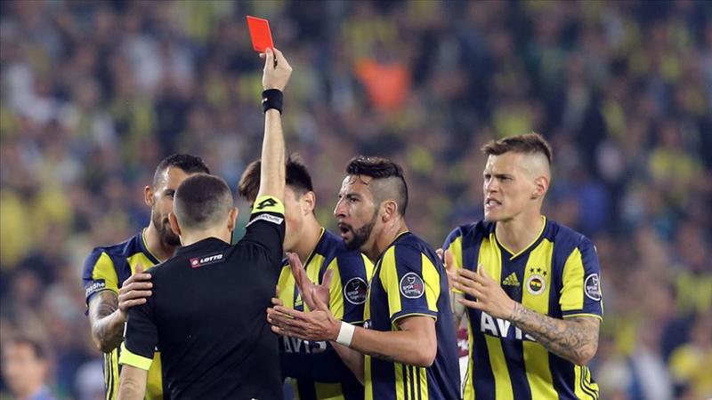 Süper Lig'in istatistikleri açıklandı: Penaltıdan en çok gol atan Galatasaray ve Trabzonspor, en çok kırmızı kart gören Fenerbahçe