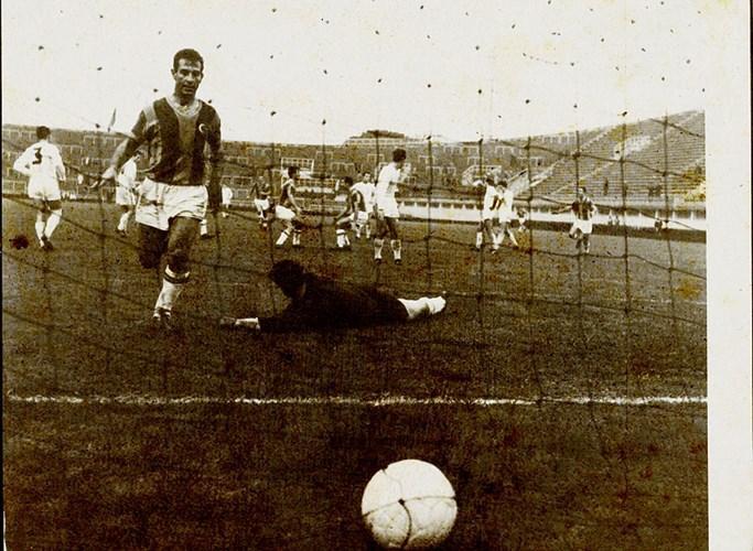 Galatasaray In Efsane Futbolcusu Metin Oktay Olum Yil Donumunde Unutulmadi Independent Turkce