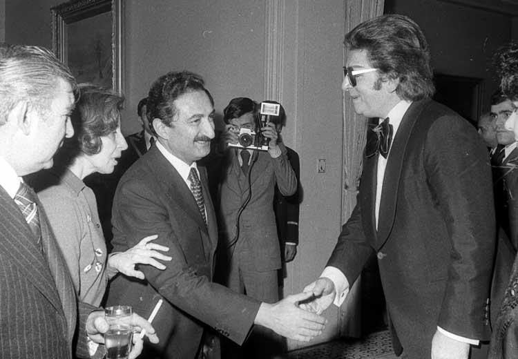 Zeki Müren ile Bülent Ecevit AA.jpg
