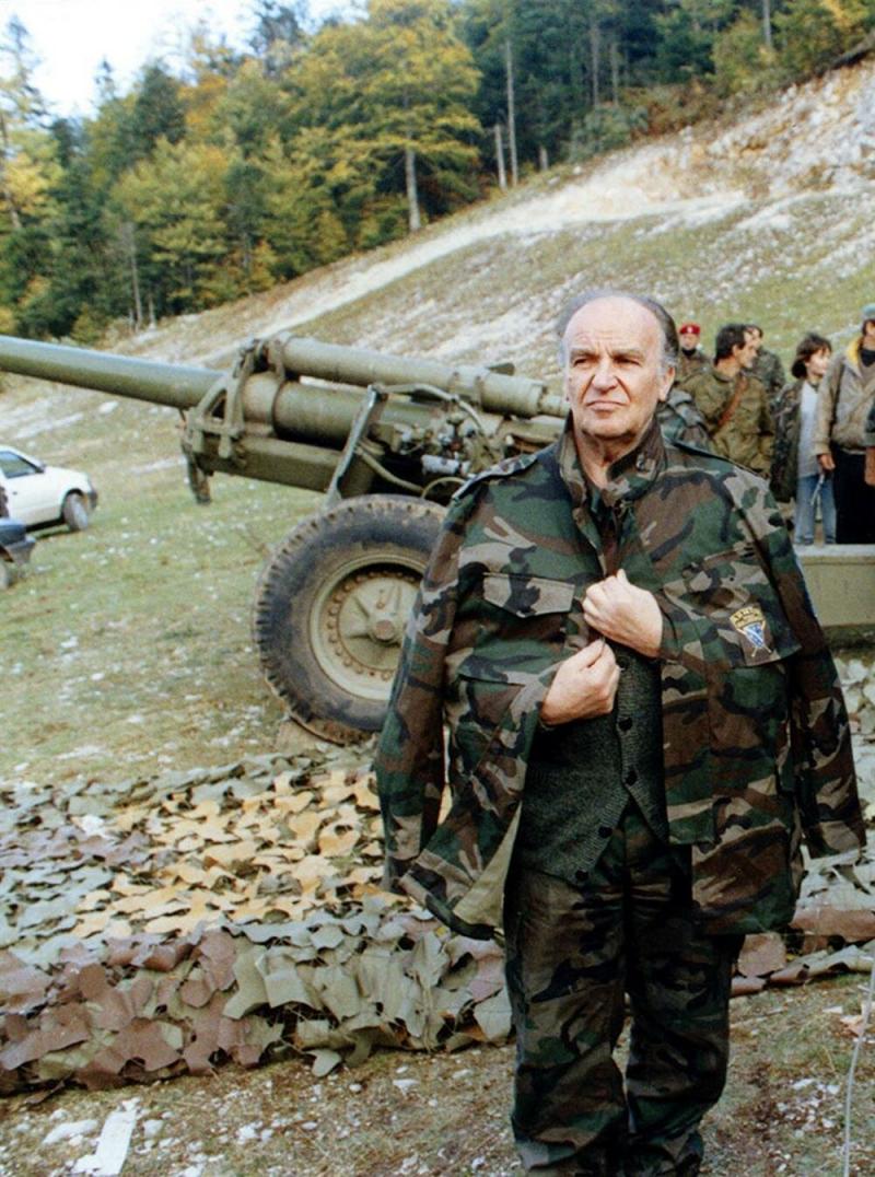 Aliya İzzetbegoviç 9.jpg