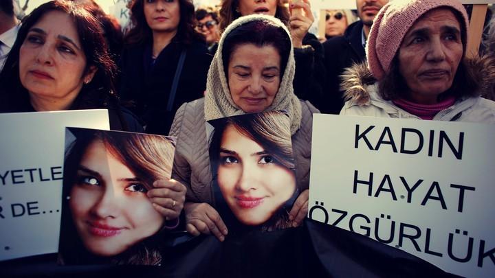 Kadın ve hayat tasviri.jpg Kadın ve hayat tasviri.jpg