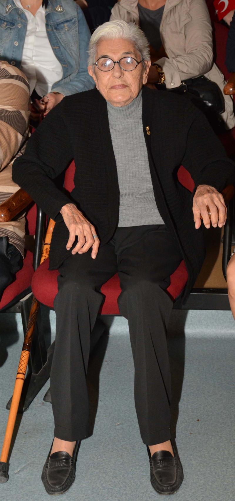 AW178651_02.jpg