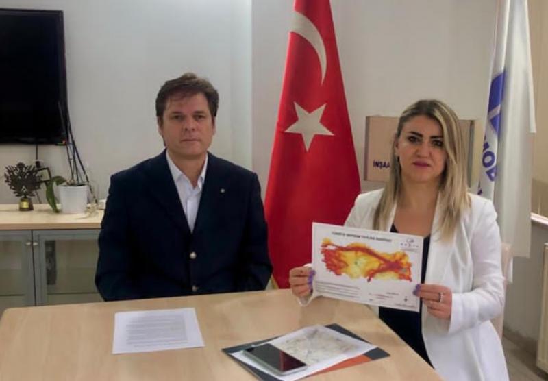 G&uuml;rkan &Ouml;zcan ve Aysun Aykan Independent T&uuml;rk&ccedil;e&uuml;.jpg