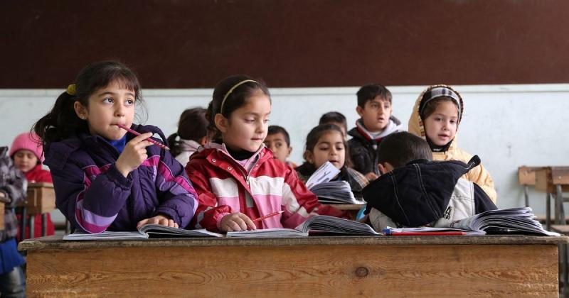 Kürtçe eğitimden geçen  ilkokul öğrencileri-Ermenistan, fotograf Delil Souleiman.jpg