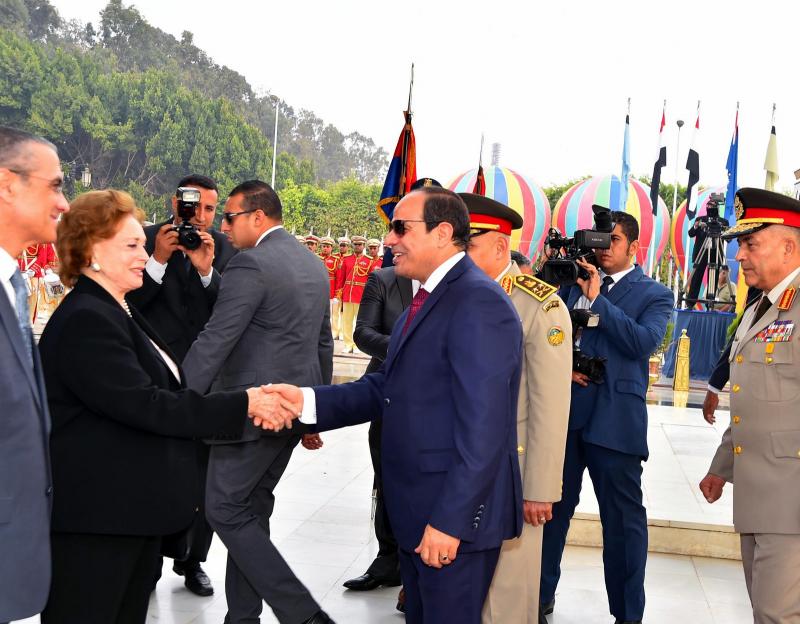 Abdulfettah Sisi ve Enver Sedat'ın dul eşi Cihan Hanım- Kaynak, youm7.com .jpg Abdulfettah Sisi ve Enver Sedat'ın dul eşi Cihan Hanım- Kaynak, youm7.com .jpg