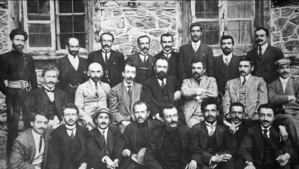 1913 EDF (Taşnaktsutyun) Kongresi’nden.png