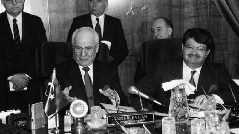 Kenan Evren ve Turgut Özal / Fotoğraf: Sol Haber