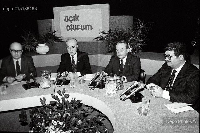 6 Kasım 1983 seçimleri öncesi TRT’de düzenlenen açık oturumun öne çıkan aktörleri Özal ve Calp’ti / Fotoğraf: Depo Photos