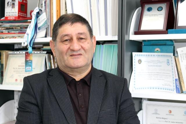 Prof. Dr. Gaffar Çakmaklı  Mehdiyev.jpg