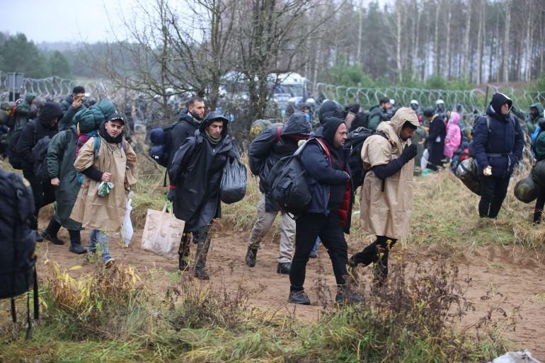Binlerce göçmen umuda yolculukta perişan oluyor-Kaynak, Anadolu Ajansı..jpg