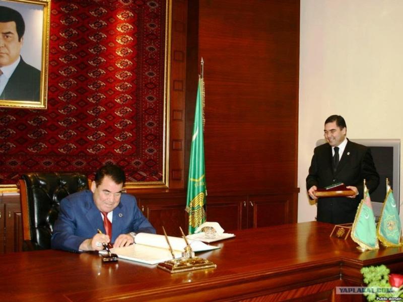 Türkmenistan'ın 27 yıllık tarihinde yalnızca iki isim devlet başkanı oldu; Saparmurat Niyazov ve Gurbanguli Berdimuhammedov.jpg