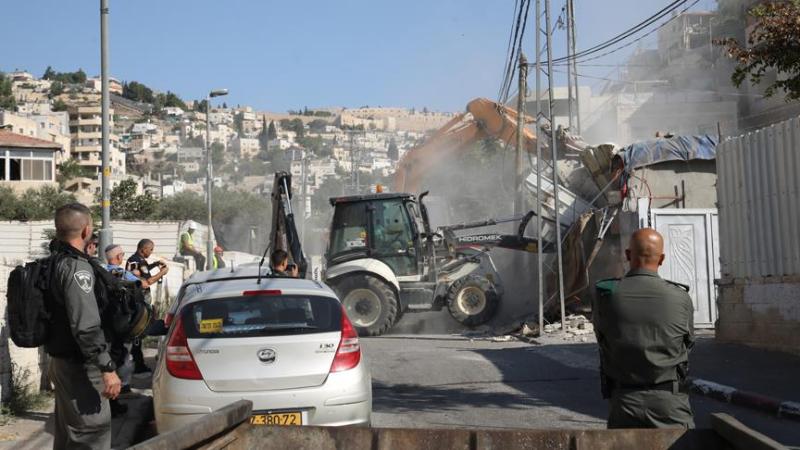 İsrail yönetimi, Filistinlilere ait evleri yıkmaya devam ediyor