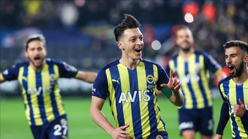 Mesut Özil-AA.jpg