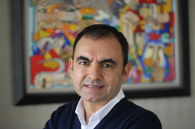 Erc&uuml;ment Akdeniz