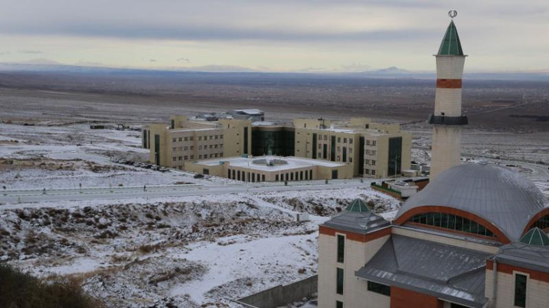 Iğdır Üniversitesi İlahiyat Fakültesi.jpg