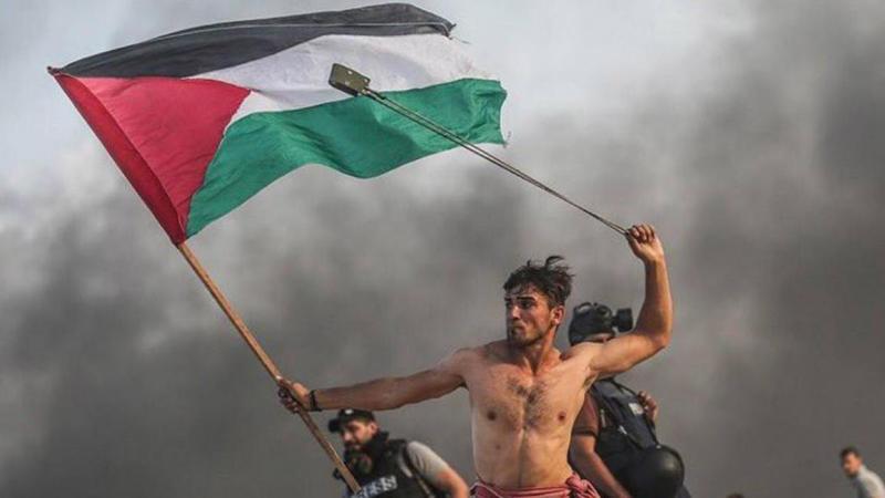 Filistin direnişini simgeleyen bir resim. Simgenin estetiği trajik gerçeği saklayamıyor-Fotoğraf-Mustafa Hasune. A. Ajansı, Ekim 2018_.jpg