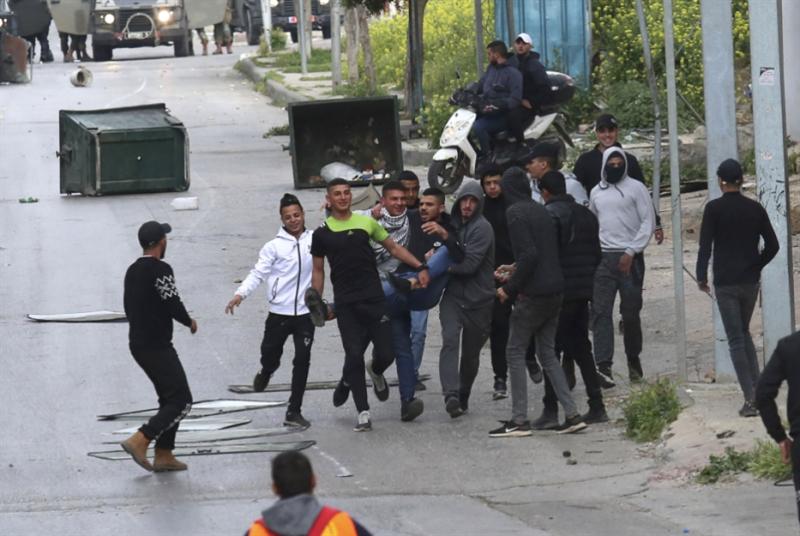 İsrail operasyonu sırasında yaralanan Filistinli bir direnişçi-Fotoğraf-AFP.jpg