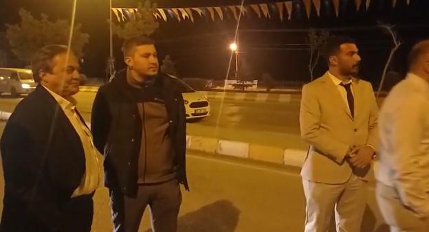 CHP'li Torun, partililerin konakladığı otelin önüne AK Parti bayraklarının asılmasını engellediklerini söyledi..jpg