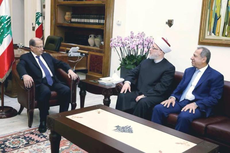 Lübnan Cumhurbaşkanı Mişel Awn, Habeşi Cemiyeti yetkilisi kabul ediyor. Kaynak-facebook.com, ProjectsAssociation.jpg