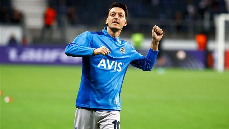 Mesut Özil - AA1.jpg
