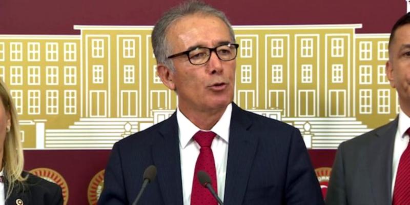 İYİ Parti İstanbul Milletvekili ve eski Devlet Bakanı Ahat Andican