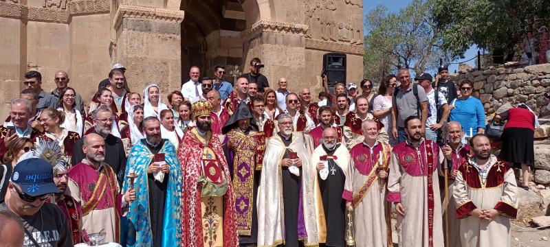 Ayine , Türkiye Ermenileri Patrikliğine mensup 46 din adamı katıldı.jpg
