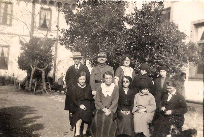 Kolej öğretmenleri.png