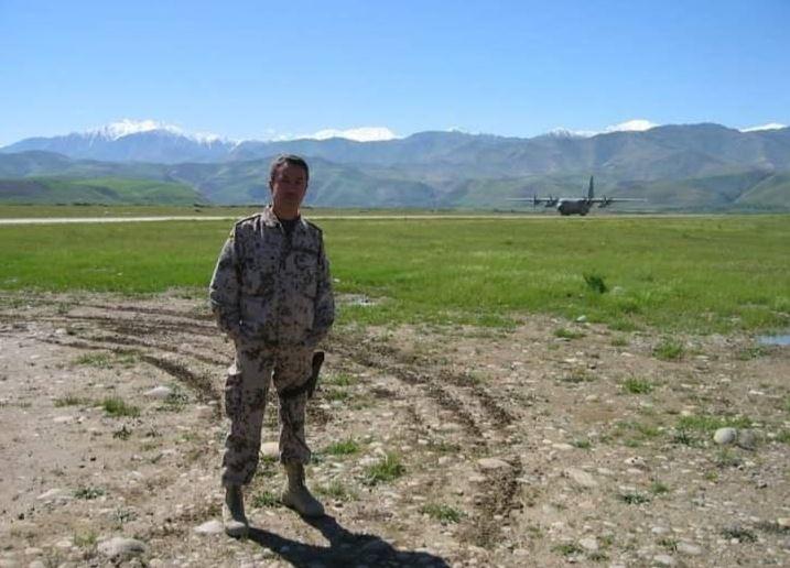 Binbaşı Esedullah Oğuz Afganistan'da görev başında 2006.JPG