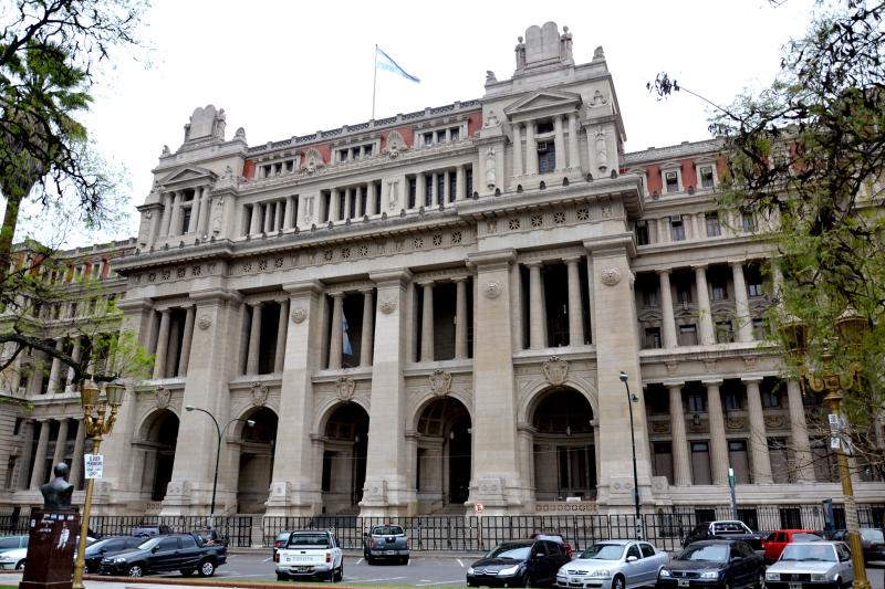 Arjantin yüksek mahkeme binası.jpg