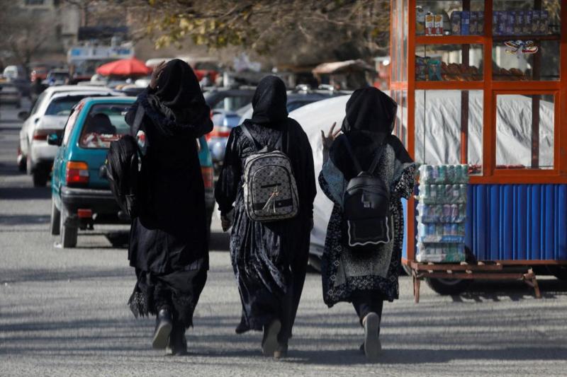 Taliban, kız çocuklarının ilkokula gitmesini de yasakladı Reuters.jpg