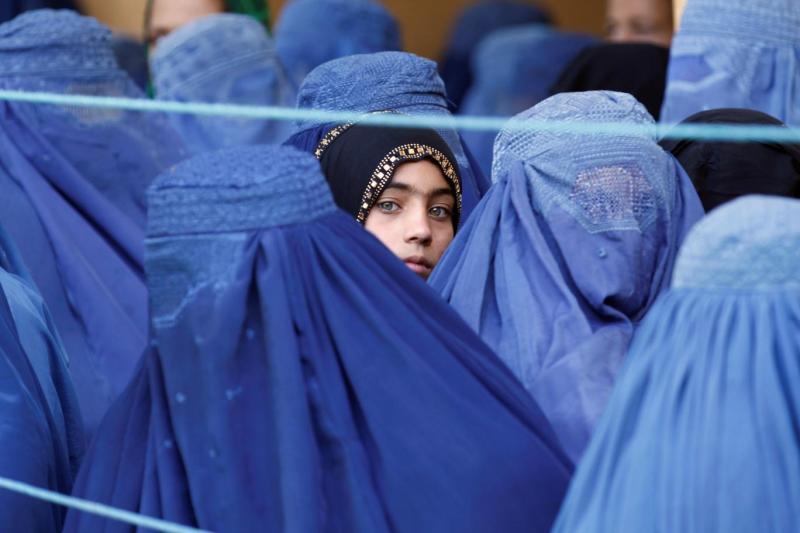 Taliban yönetimindeki Afganistan'da kadınlara yönelik yasaklar sürüyor Reuters.jpg