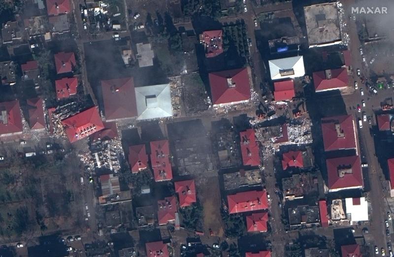 İslahiye'de deprem sonrası binaların yakın çekimi