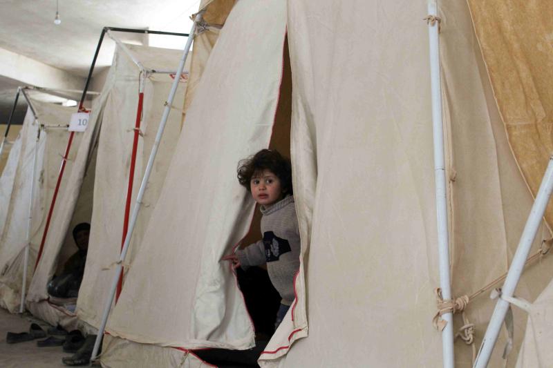 Halep'te evsiz kalanlar için çadırlar kuruldu (Reuters)