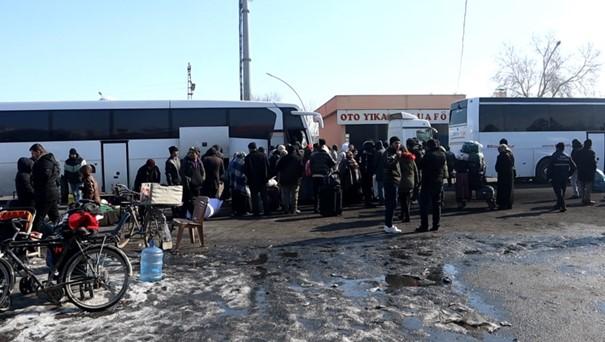 Son birkaç gündür Elbistan ilçe otogarı oldukça kalabalık.jpg