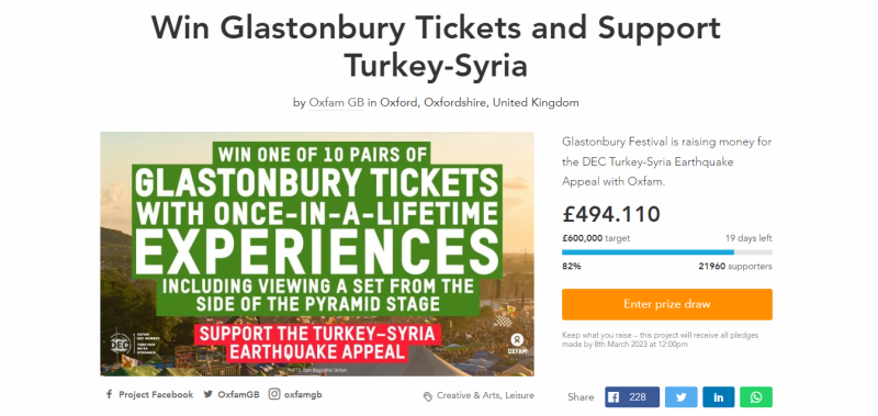 Çekiliş sayfasında "Türkiye ve Suriye'ye yardım ederek Glastonbury bileti kazanın" yazıyor (Crowdfunder)