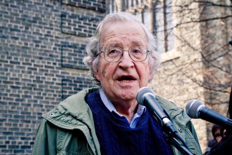 Medya eleştirileriyle tanınan ABDli ünlü düşünür A. Noam Chomsky. Fotoğraf-Andrew Rusk.jpg