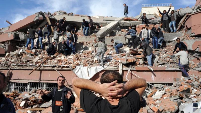 Van depremi AFP