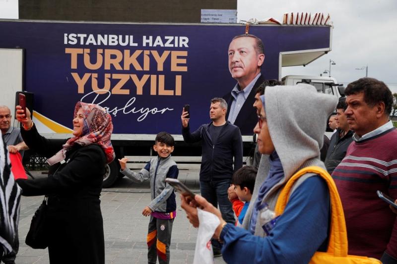 Seçim ortamından bir görüntü. Rusya, Türkiye ile kapasının açık kalmasını istiyor.Fotoğraf-Reuters.jpg