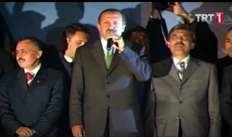 Erdoğan 2002 balkon konuşması