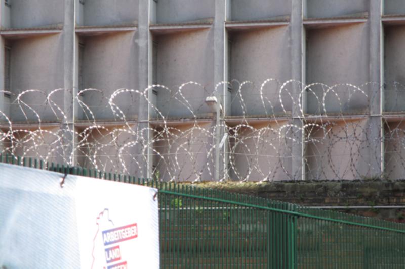 Protestocular, ev baskınları sonucu tutukevine götürülüp yargılanmaktalar, Almanya.jpg Protestocular, ev baskınları sonucu tutukevine götürülüp yargılanmaktalar, Almanya.jpg