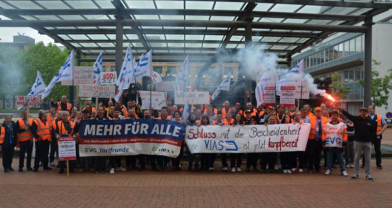 Almanya'da sendika işçilerinin grevi.jpg