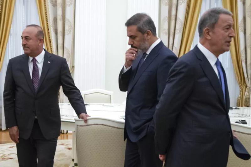 Mevlut Çavuşoğlu, Hakan Fidan ve Hulusi Akar Moskova'da. Fotoğraf-Alexander Zemlianichenko.jpg