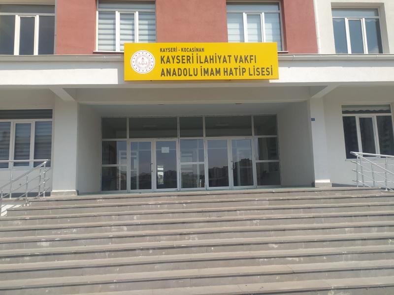 Geri gönderilecek öğrenciler Kayseri İlahiyat Vakfı Anadolu İHL pansiyonunda bekletildi