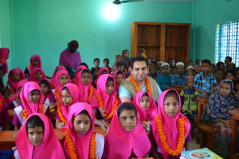 Bangladeş'teki Arakan köylerinde yetim Rohingya çocuklarıyla birlikte okuldu-2021.JPG