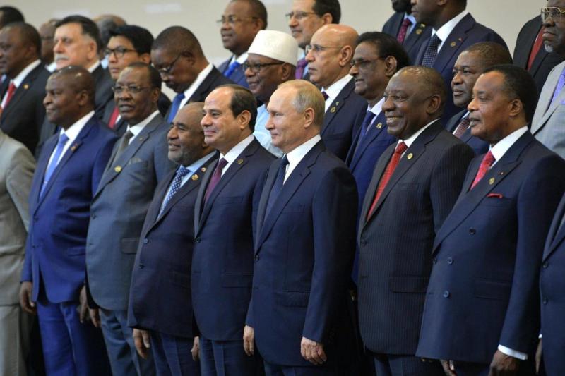 Afrikalı liderler daha önce Soçi'de zirvede Rusya Başkanı Putin ile  buluşmuşlardı.jpg