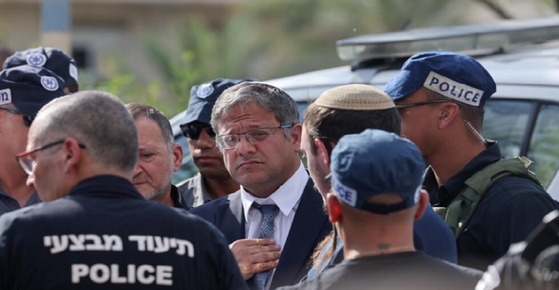 İsrail Ulusal Güvenlik Bakanı Itamar Ben Gvir, İsraillileri silahlandırmanın sonuçlarıyla ilgili uyarıları reddederek bunu İsraillileri korumada etkili olmaya başlayan bir araç olarak görüyor.png